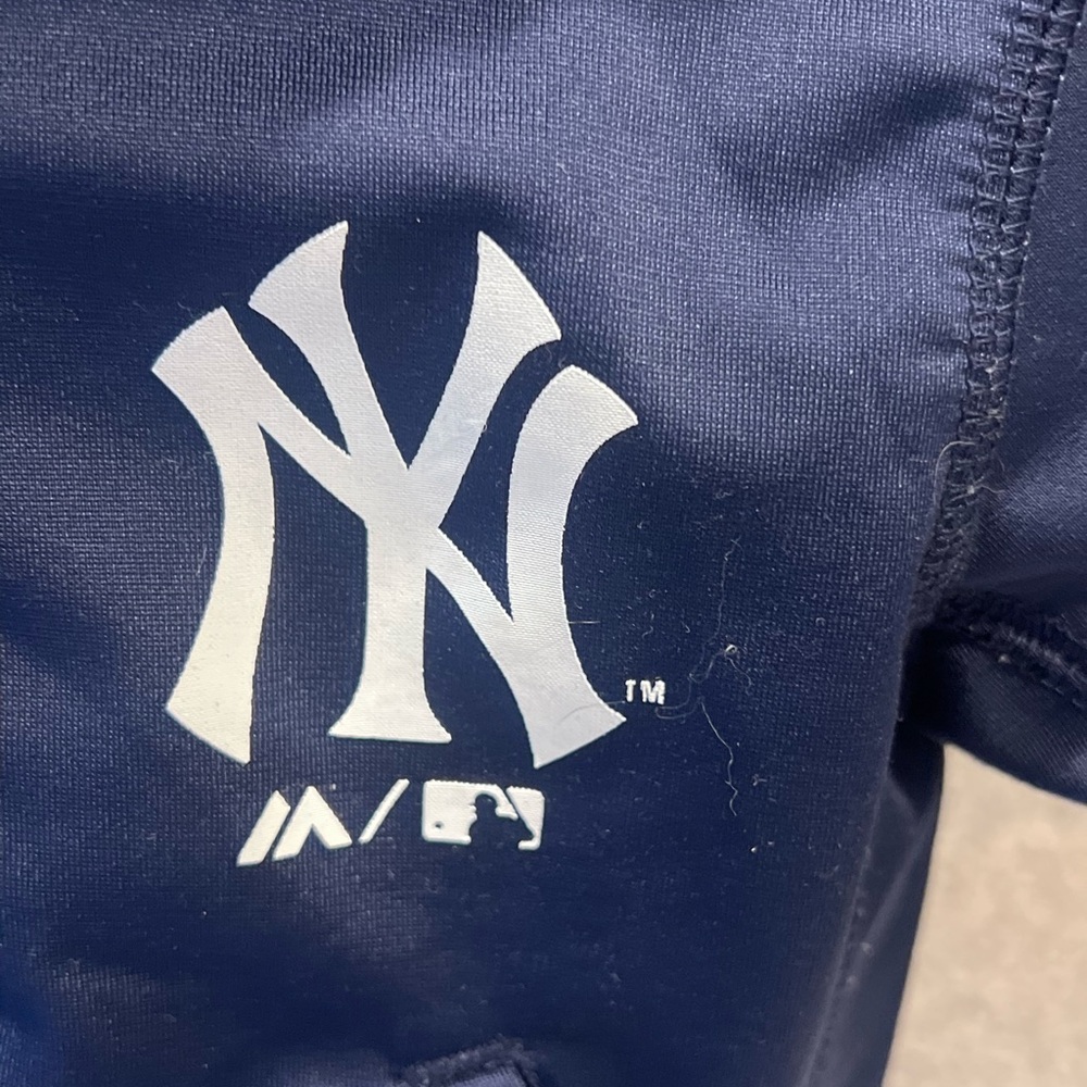 New York Yankees: Majestic Navy and Red Logo Infant Track Suit - Picture 2 of 8